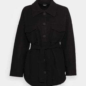 Alexia Kappa Gina Tricot - Kappa från Gina Tricot, modellen heter ”Alexia Jacket”, väldigt fint skick! 💞 Storlek S, Nypris: 599!