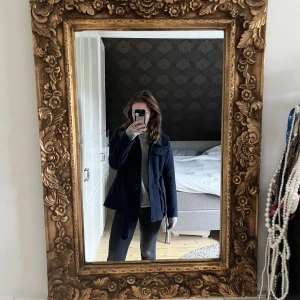 marin blå kort kappa med skärp - marinblå kort kappa med fickor och skärp perfekt till vintern❤️❤️