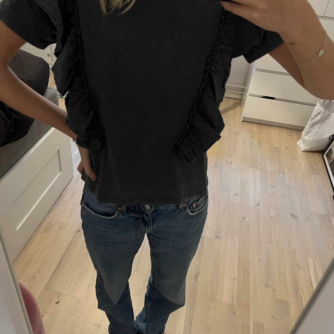 T-shirt med volanger - 90