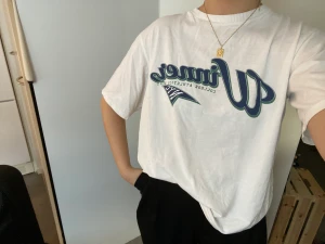 Oversized T-shirt - Oversized t-shirt från lager 157!! Bara att skicka om ni har någon fråga eller om ni vill ha fler bilder! Frakt tillkommer!!😇😇 