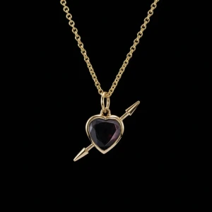 Marianilsdotter halsband  - Säljer nu mitt jättefina halsband från marianilsdotter! Nuvarande priset är 3995kr men säljer för 3000kr + frakt! Fraktens kostnad stämmer ej!