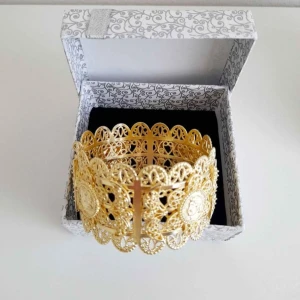 Stor guldpläterad armband  - . 