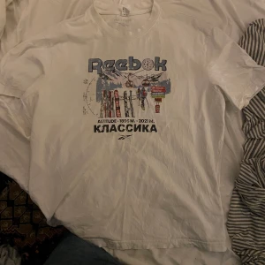 Reebok Tee - Par år gammal, bra skick. Najs graphic