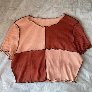 Topp - Oanvänd top i storlek 2XL men är mindre i storleken så passar bäst på en L-XL