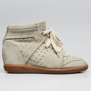 Isabel Marant Bobby sneakers - Skoen er en str 41, men er lille i størrelsen. Pletter på højere spids, dog ikke noget man ligger mærke til. 