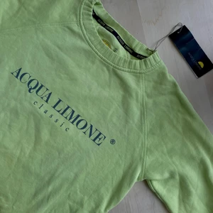 Acqua limone - Helt ny, aldrig använd fin lime grön acqua limone jumper :) 