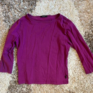 babytee trekvarts ärmar - plommonlila babytee med trekvarts ärmar