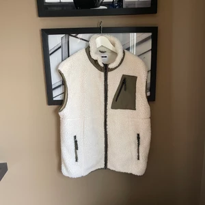 Ull väst  - Ull väst som är jätte mysig