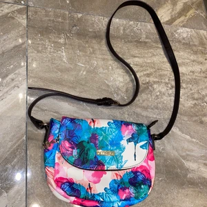 Desigual väska  - Style: 19SAXPFL Colour:3002 Size:U Material:Polyurethane