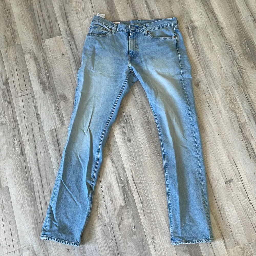 Säljer Levis jeans 511. Nypris 1200:-. Slim fit. Jeans & Byxor.