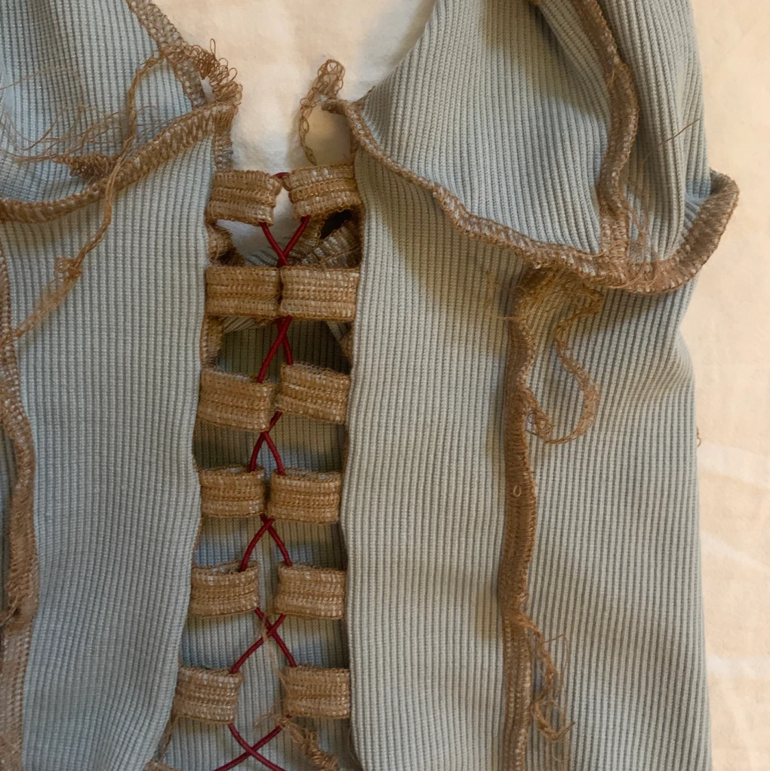 Distressed topp  - 91