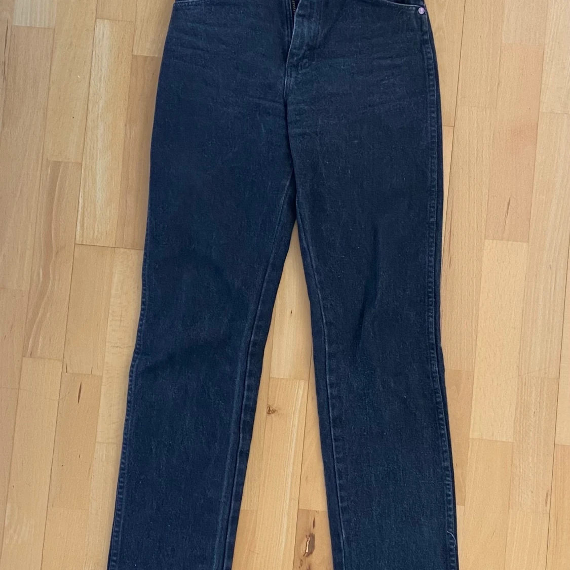 Svarta WRANGLER jeans - 90