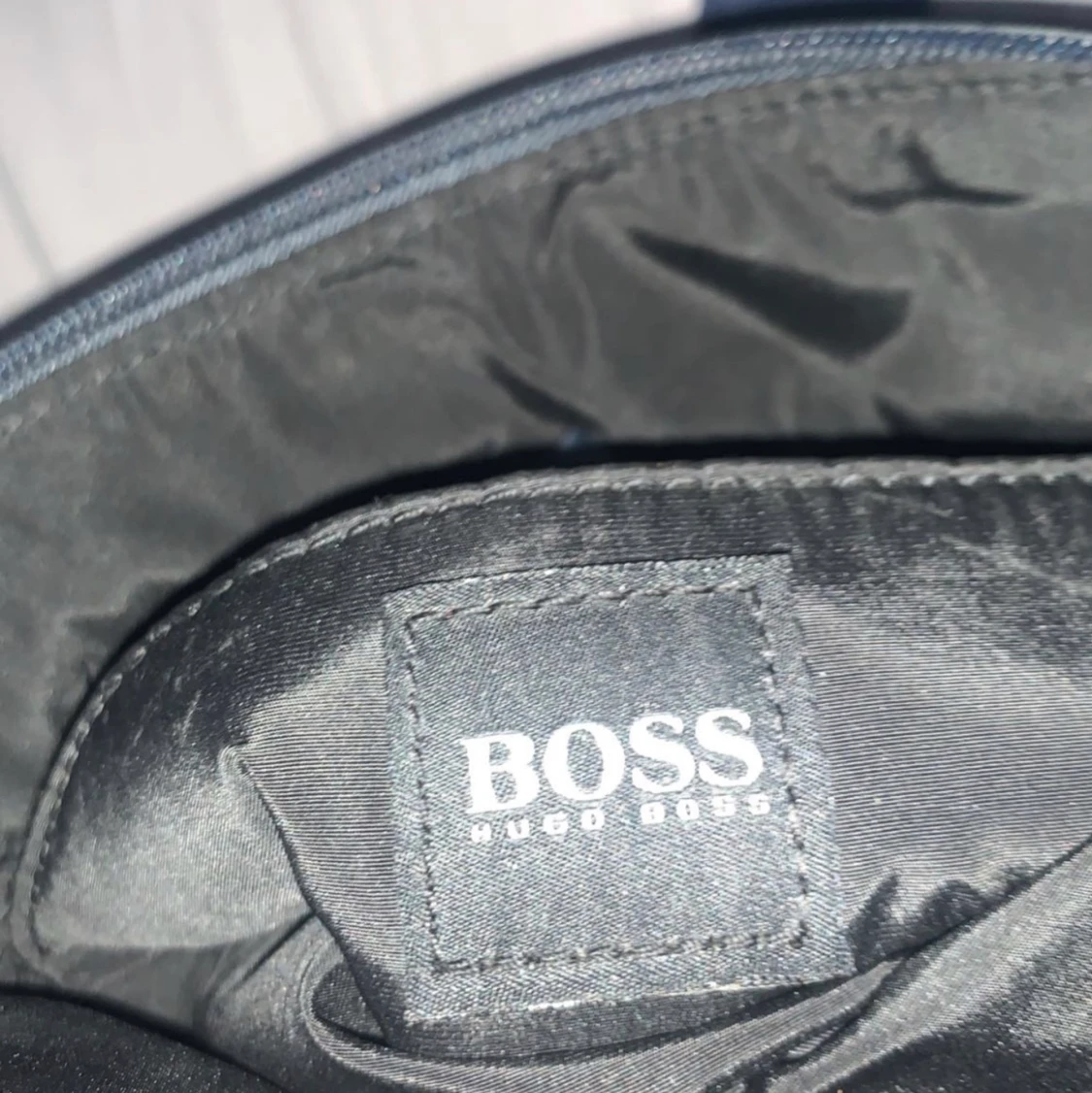 Hugo boss väska  - 91