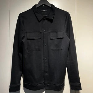 Overshirt från Jack & Jones - Overshirt i storlek M  Säljer pga att den är för liten  Köpare står för frakt 