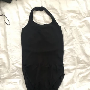 Body - Aldrig använt, bara testad body. Har sytt lite i nacken men går lätt att ta bort.💕 i priset ingår frakt🤩