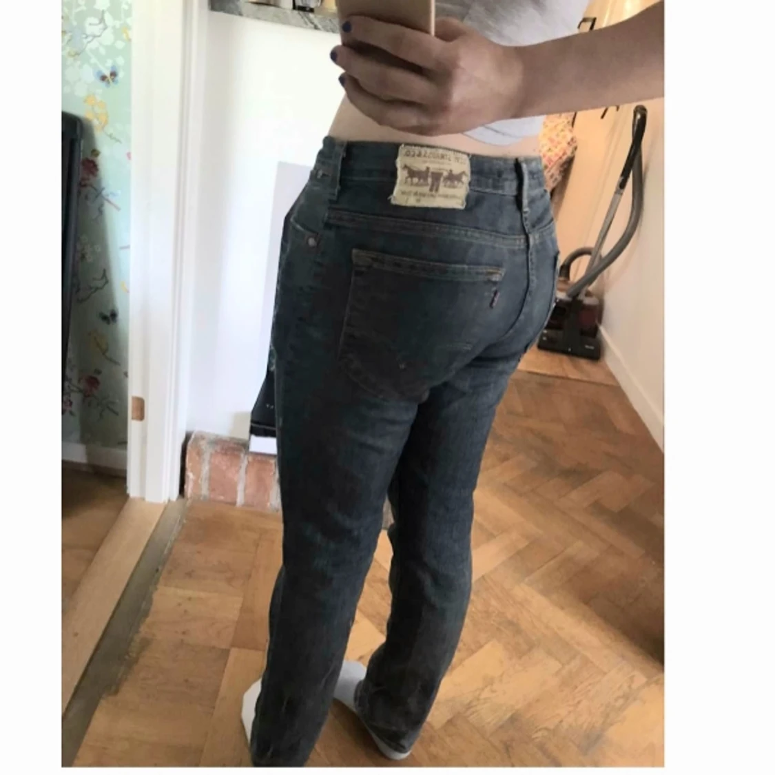 Lågmidjade levis - 90