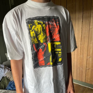 Graphic t-shirt  - Aldrig använd. Köparen står för eventuell frakt. 🌸