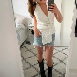 Topp - Säljer denna toppen från zara strl S ! ( lånad bild) ❤️