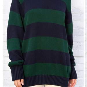 säljer min väldigt fina brandy melville tröja ”tate sweater”. fick den i julklapp och har använt den max 5 gånger så i nyskick. säljer då den inte kommer till användning och inte min stil. kan fixa egna bilder om det önskas😇  hör av dig vid frågor🙏