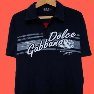 Dolce&Gabbana Tröja ✌️  - Fet D&G tröja i utmärkt skick som tyvärr inte kommer till användning!!! Storlek XL men passar mer L