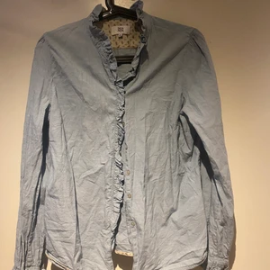 Noa noa skjorta - Fin ljusblå skjorta 