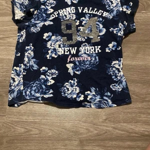 En T-shirt  - Denna T-shirt tvättas innan man får den hem levererad.