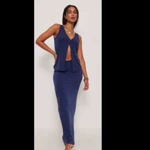 Maxikjol NAKDxElin Warnqvist - Säljer min maxikjol från NA-KD pga felköp av storlek. Otroligt material, helt oanvänd. 