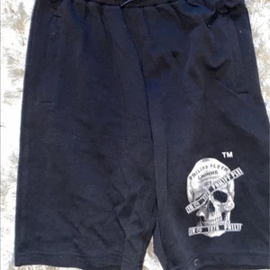 qp shorts  - qp shorts finns i alla storlekar möts endast i gbg annars frakt 