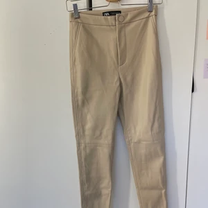 Skinnbyxor feån Zara - Aldrig använda