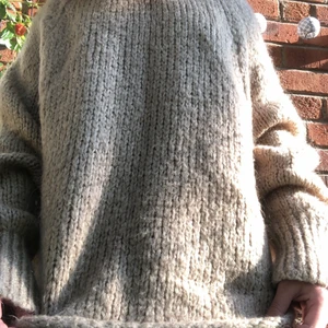 Fin beige stickad tröja - Beige stickad tröja från sara strl small 70 + frakt = 119 kr 