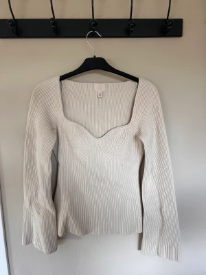 Ribbad tröja - Suupersnygg tröja från hm som tyvärr inte kommit till användning så mycket:( 