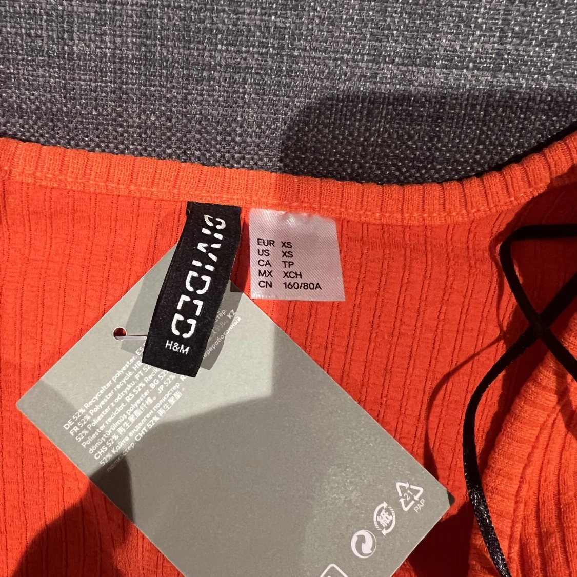 Orange tröja med knytning - 90