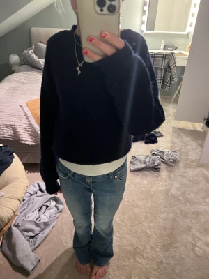 Stickad tröja - Cool stickad tröja! Nypriset är 400kr! 