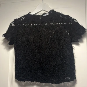 Top  - Söt top från Zara Storlek: S Pris: 50kr