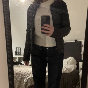 Vår jacka - Säljer min fina uniqlo jacka, nypris 800kr, mitt pris 475kr + frakt💗Priset är förhandlingsbart!