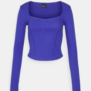 Blå topp - Helt oanvänd blå tröja.