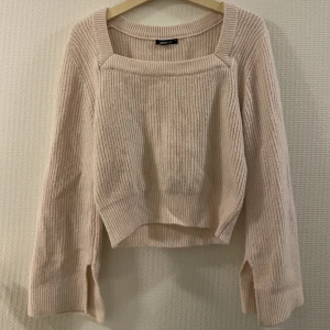 Stickad tröja - Ljusrosa stickad tröja men långa armar. Använd väldigt fåtal gånger