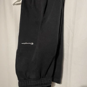 Mjukisbyxor - Mjukisbyxor från champion💗 tyvärr för små, jätte sköna❤️ Passar S och M