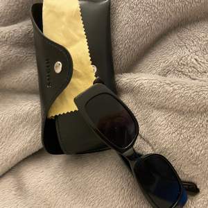 4 pack med solglasögon använda fåtal gånger 