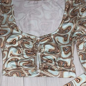 SHEIN ,XS , topp  - Använd bara en gång, skön material 