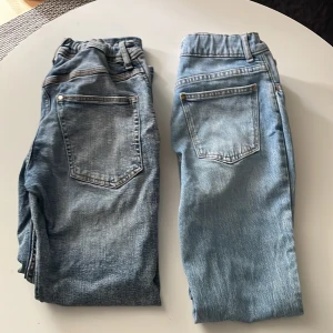 Jeans  - Använda men för små. Båda e stolek 152.och båda kostar tillsammans 100 