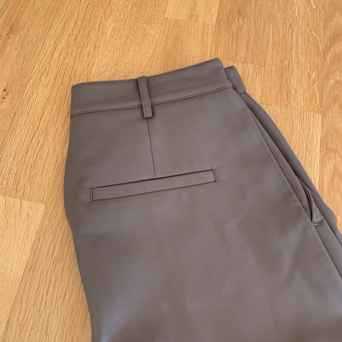 Bruna läderbyxor  - 91