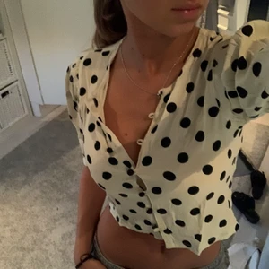 Topp - Fin och unik topp från LES COYOTES DE PARIS, fint skick. Frakt står köparen för💞