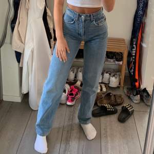 Straight jeans från Ginatricot💗jeans är i storlek 32 och i fint skick💗💗