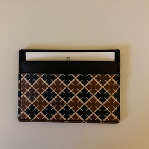 By Malene Birger korthållare  - Helt ny köpt för 500kr.