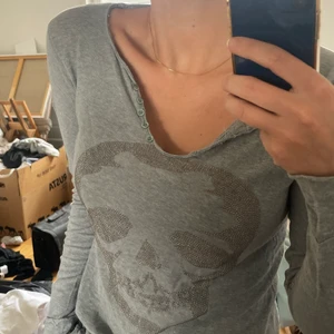 ZADIG tröja  - zadig tröja! Säljer pga flytt. Perfekt nu inför höst. Långärmad tröja.❤️💖❤️‍🔥 strl: S