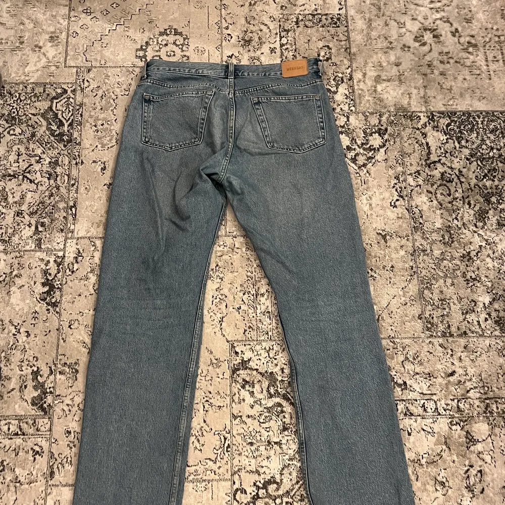 Weekday space jeans storlek 29/32. Jeans & Byxor.