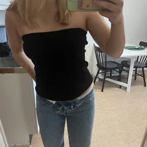 Stickad kjol  - En ribstickad kjol från stradivarius som går att andvänd som topp. Liknar zara kjolen. Aldrig andvänd med lappen kvar.🫶 