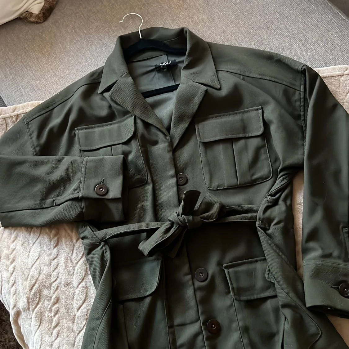 GRÖN OVERSIZED JACKA DAM - 90