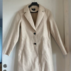 Kappa - Kappa från Only i petite passform. Storlek S. Skulle säga att den passar XS/S. Använd endast 1 gång.